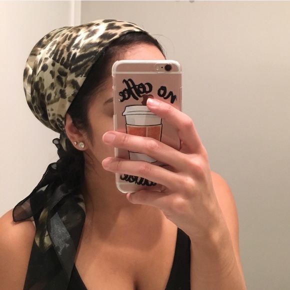 Large Leopard Print Scarf - Picture 4 of 6